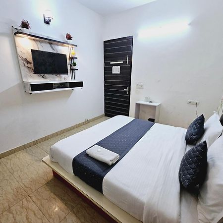 ניו דלהי Hotel Tulip Near Delhi Airport מראה חיצוני תמונה