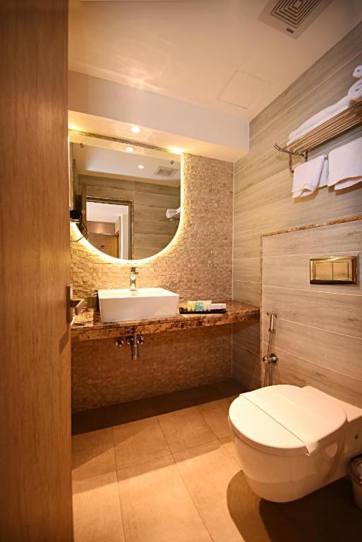 ניו דלהי Hotel Tulip Near Delhi Airport מראה חיצוני תמונה