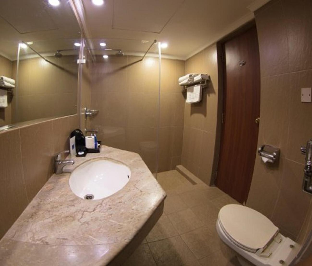 ניו דלהי Hotel Tulip Near Delhi Airport מראה חיצוני תמונה
