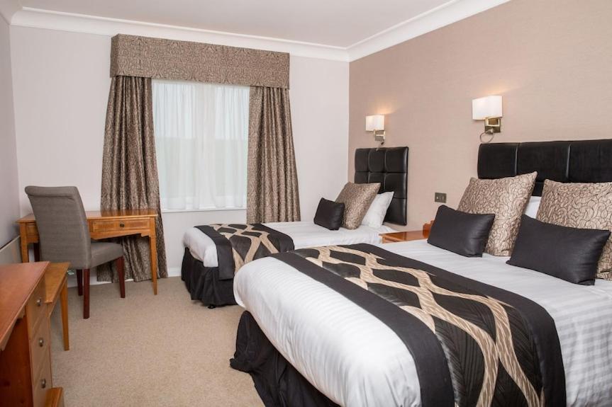 ניו דלהי Hotel Tulip Near Delhi Airport מראה חיצוני תמונה