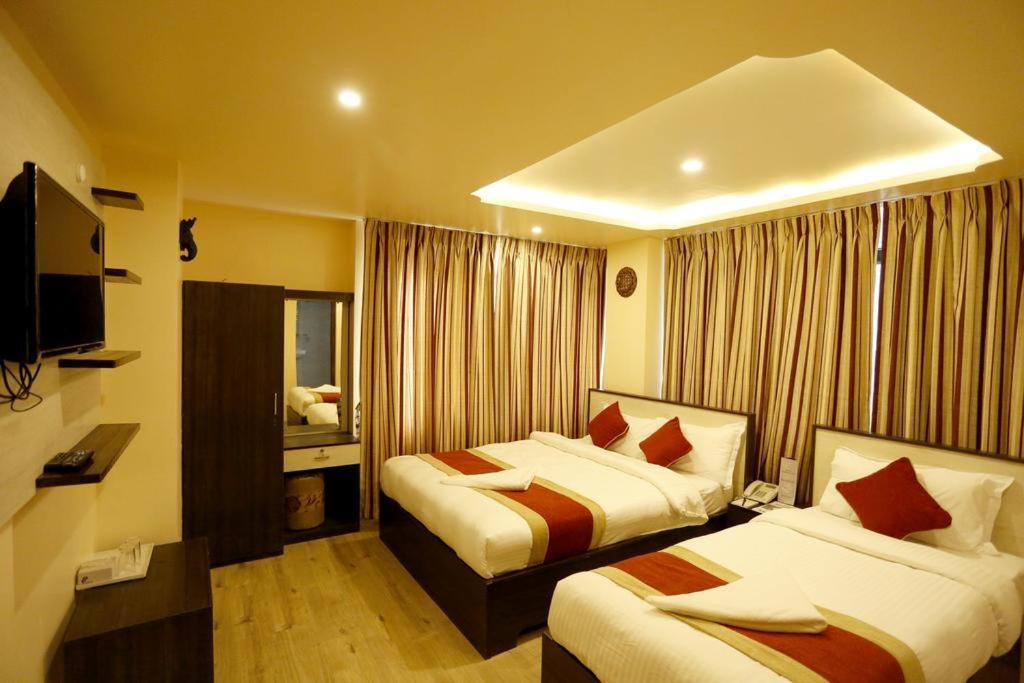 ניו דלהי Hotel Tulip Near Delhi Airport מראה חיצוני תמונה